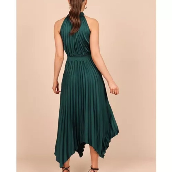 #20❤️ New with tags Petal & Pup Dominique dress in Emerald - Picture 1 of 3